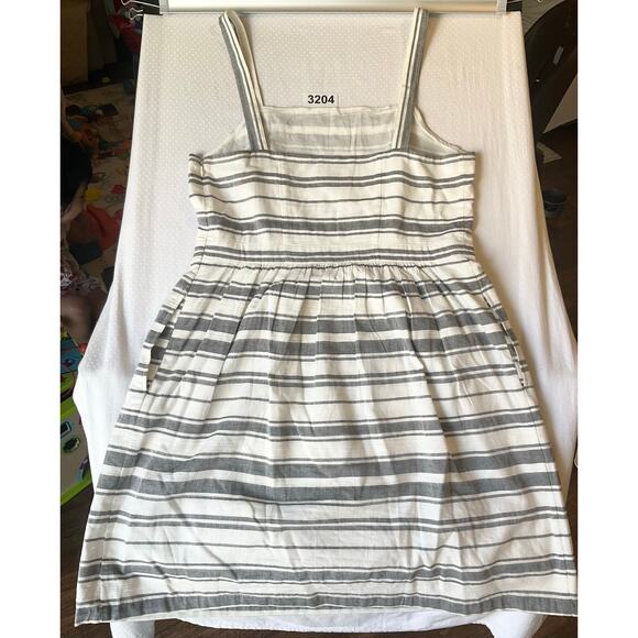 LOFT Outlet Women KneeLength Dress size M White Gray Striped Sleeveless A-line - Picture 12 of 12